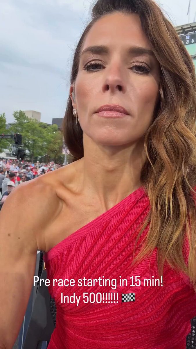 Race day energy ❤️🏁