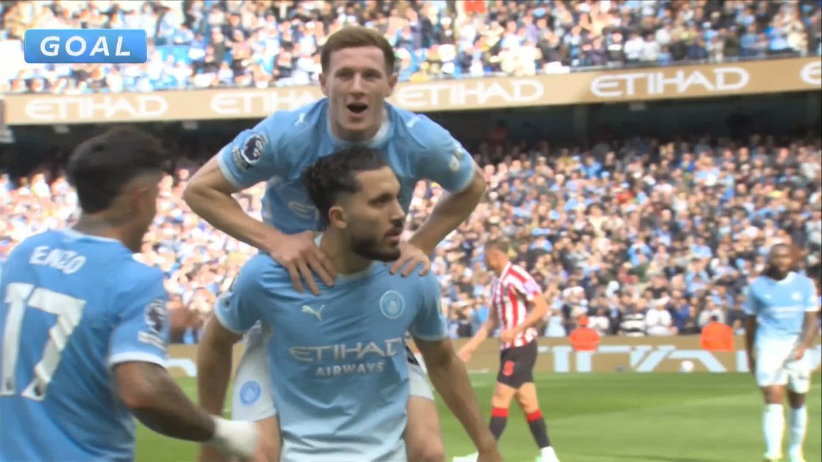 Rayan Cherki puts Manchester City back in front! 💫