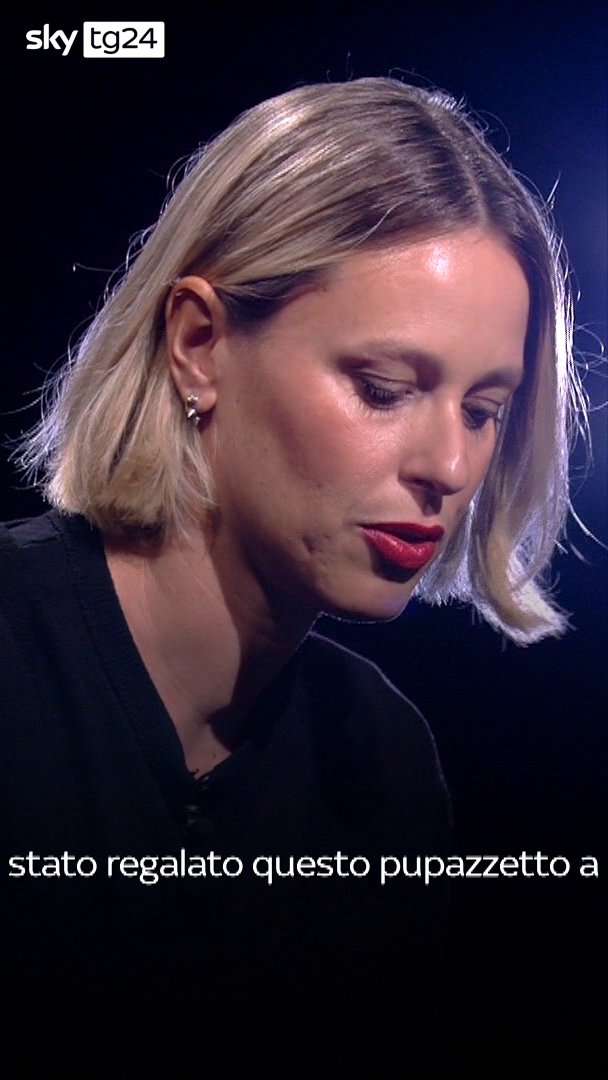 È Federica Pellegrini la protagonista della nuova puntata di “Stories”, il ciclo di interviste di Sky TG24 ai principali protagonisti dello spettacolo. Ospite del vicedirettore della testata Omar Schillaci, con la regia di Paolo Bonfadini, la campionessa olimpica si racconta in “Federica Pellegrini – Il mio stile libero”. Lunedì 21 settembre alle 21.00 su Sky TG24, sabato 26 settembre alle 12.30 su Sky Arte e sempre disponibile on demand.