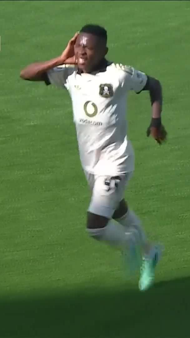 Thapelo Mokobodi 🤝 Kabelo Kgotsitsile Perfection from the Buccaneers 🤩🏴☠️ 📺 Stream #BetwayPrem on DStv: