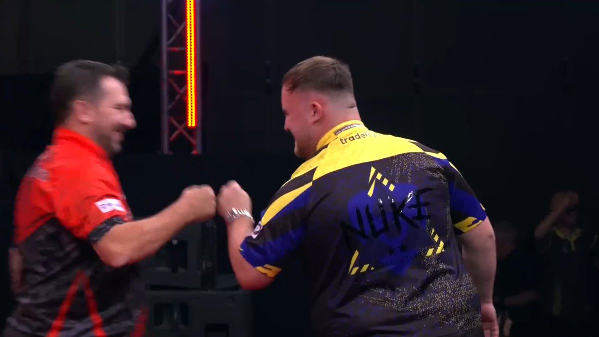 CLINICAL CLAYTON! What a start to this quarter-final! Jonny Clayton produces a majestic 136 finish to restore parity at three apiece against Luke Littler! 📺 #WSODFinals | QF