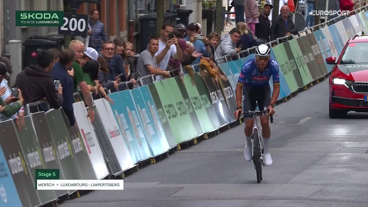 MATHIEU VAN DER POEL ES 𝐄𝐋 𝐄𝐋𝐄𝐆𝐈𝐃𝐎 🫡 A una semana del Mundial, haciendo campaña para el arcoíris, culmina la gesta del año tras ¡175 KILÓMETROS EN SOLITARIO! #SkodaTour #LaCasadelCiclismo