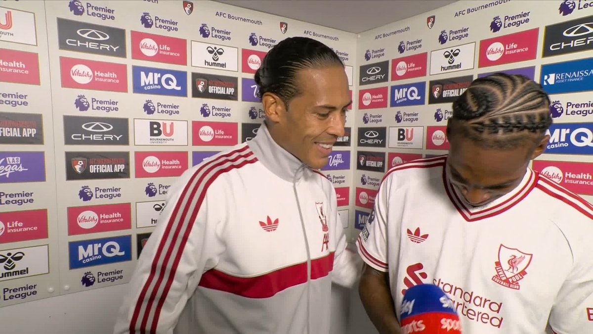 "Let's go! One of many!" Virgil van Dijk giving Jérémy Jacquet his POTM award after Liverpool's 1-0 win at Bournemouth ⭐️