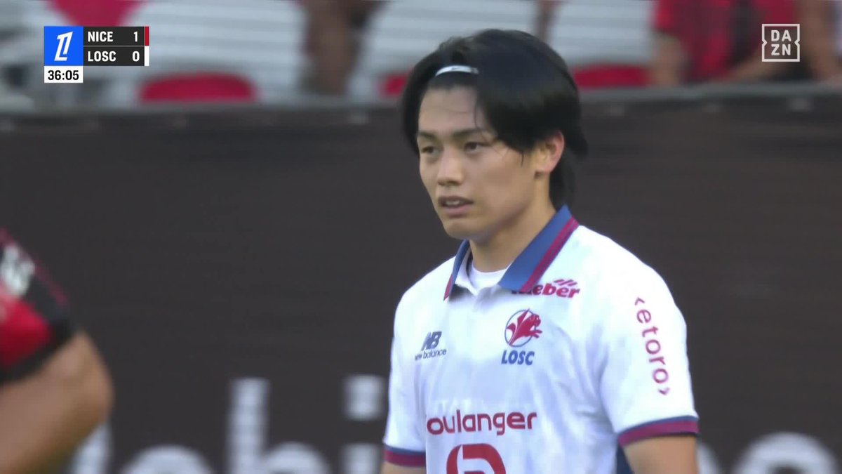 決定機を迎えた上田綺世🇯🇵🔥 ここはGKのナイスセーブに防がれる🧤 🎥DAZN Japan