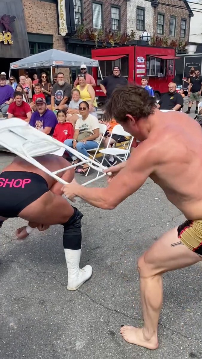 Matt Riddle putting on match in the middle of a parking lot in downtown: Do you think he ever comes basic to WWE? 🤔