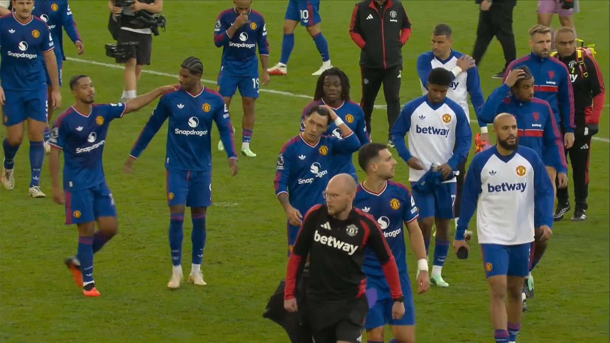 "They were too slow, they were walking, they were jogging!" Ashley Young reacts to Manchester United's 1-1 draw at Fulham 🔊