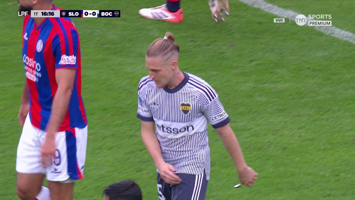 📹LO TUVO ASCACÍBAR pero NO le dio dirección a la pelota en el área chica.