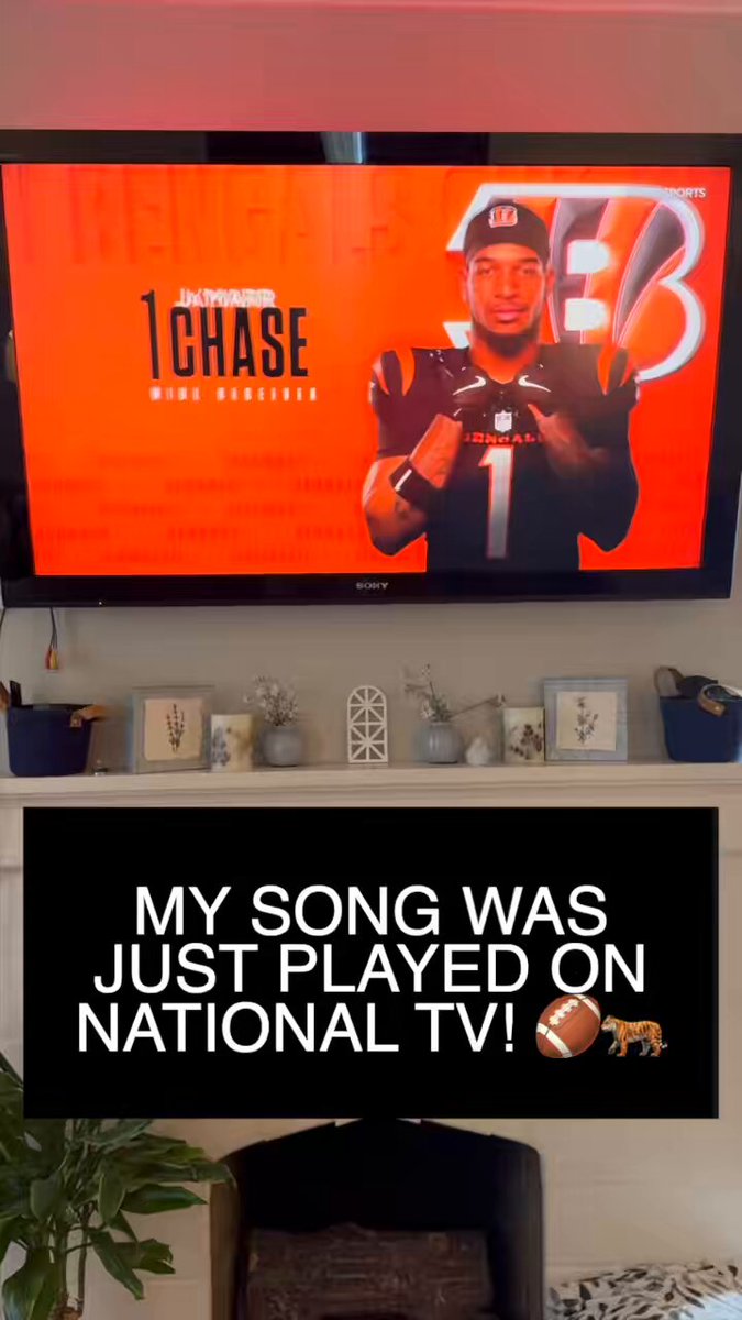 My song “Who Dey Remix” played on CBS during the Cincinnati Bengals vs. Texans game after Ja’MarrChase scored an epic touchdown! Grateful 🙌🏽 #whodey