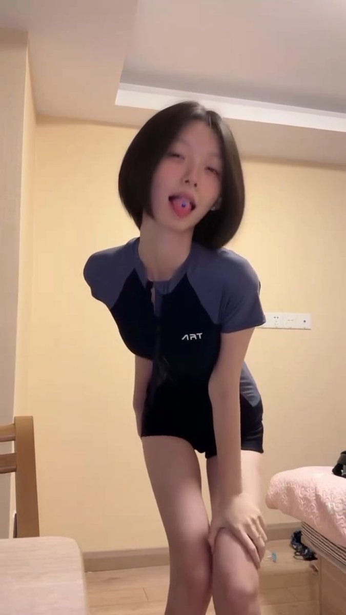 我这种小骨架母狗最适合被你们抱起来了凿了呢啊啊啊 #母狗 #女高 #露出
