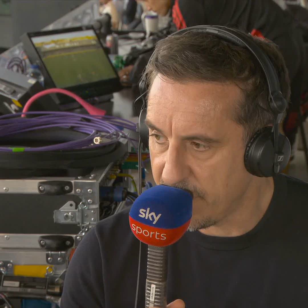 "That's why I got angry 15 minutes into the second half, because I'm not going to watch a group of players walk around." Gary Neville was not happy with Manchester United's performance against Fulham 🎙️❌