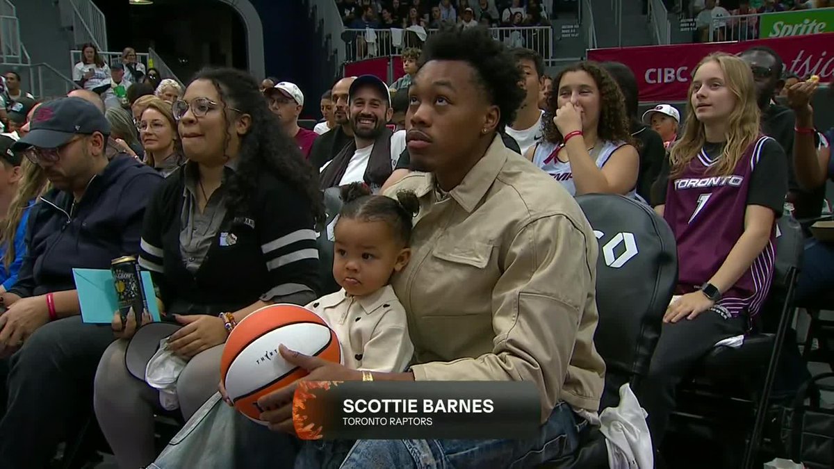 Scottie Barnes and his daughter at the Tempo game ❤️