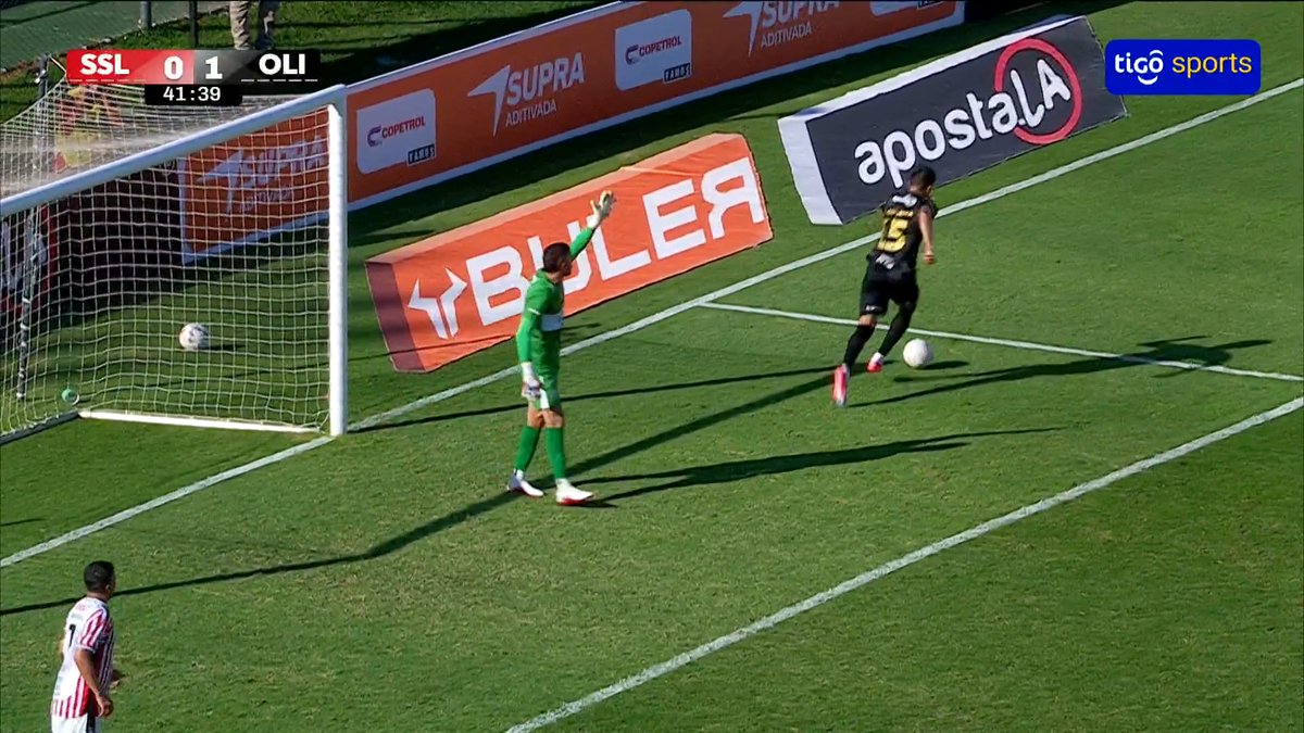 Simplemente, Gastón Hernán Olveira Echeverría. El mejor arquero del fútbol paraguayo. 🤍🖤🤍