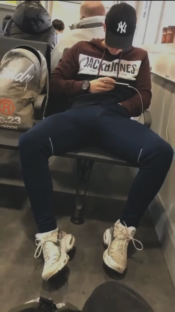 Confidence bis everything #bulge #freeballing