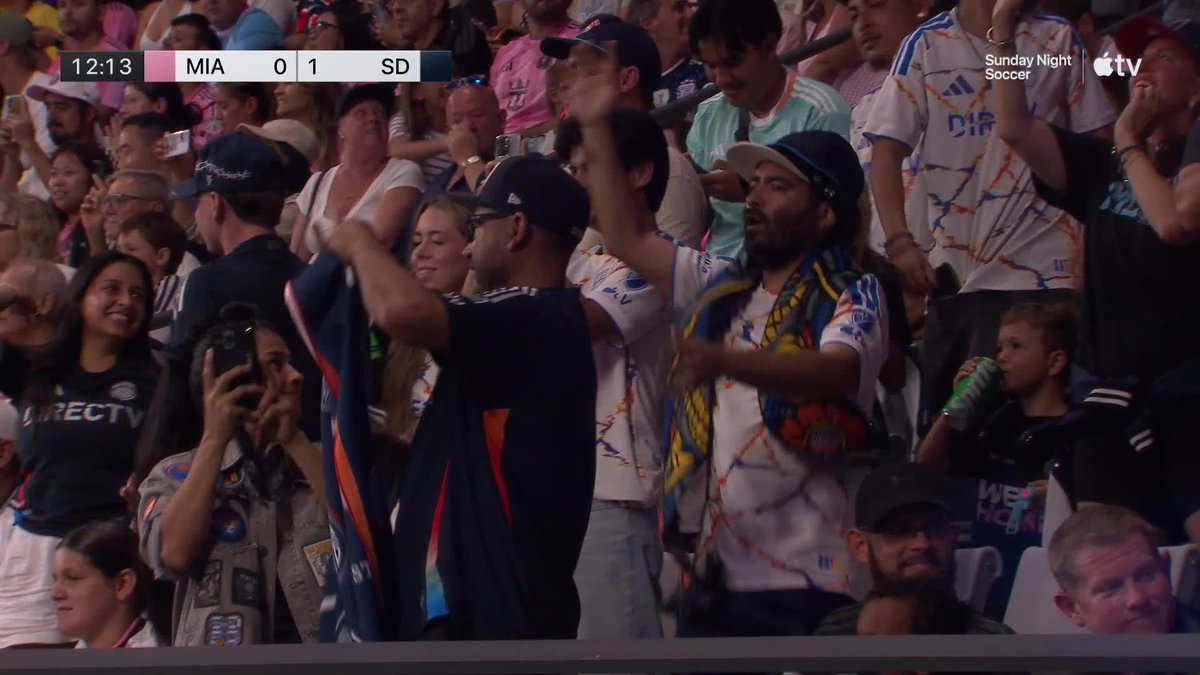 ANDERS. DREYER. What a ball. What a finish. San Diego lead Miami! 📺 Apple TV: