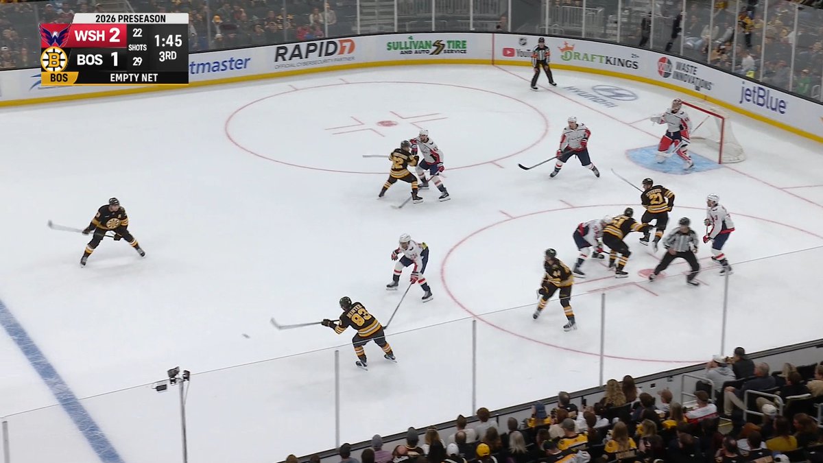 Bruins go empty net, down one late... CHUCKY HAMMERS ONE HOME TO SEND IT TO OT 🚨