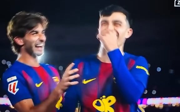 acabo de descubrir que ferran y pedri se llevan exactamente 1000 días ✨