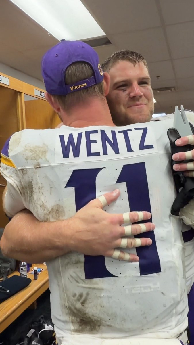 Carson Wentz has the #Vikings at a 2-0 record to start the year.