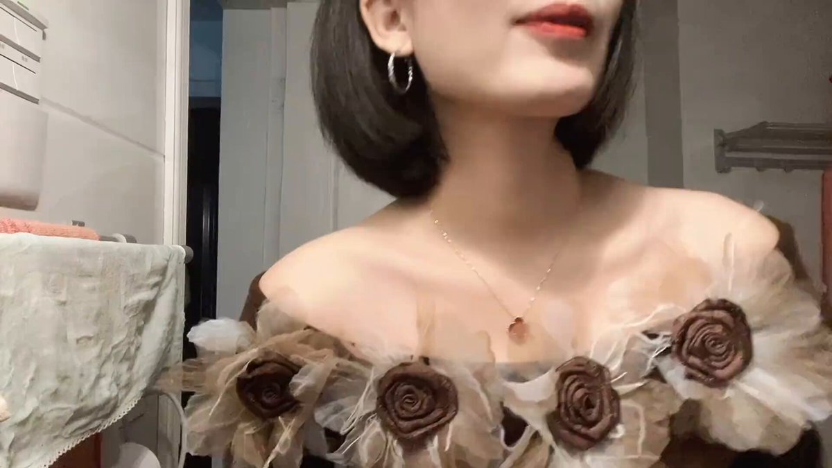 姐姐有钱全都给你，你说姐姐好不好。 #反差 #女神
