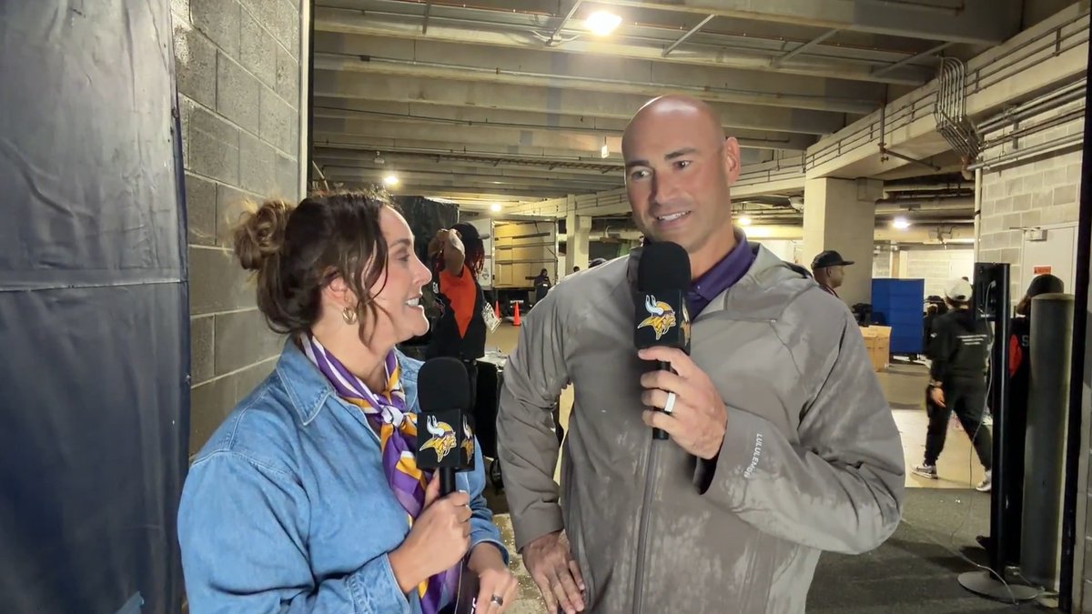 What a win. What a win. What a win. Tatum Everett and Ben Leber have the full breakdown of today's 9-3 victory in Chicago.