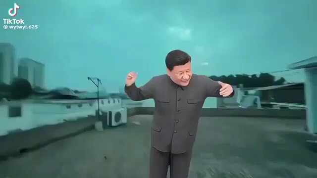 笑死了，网友居然把这个视频发到国内了，北京国安直接通知他去“领奖”了。