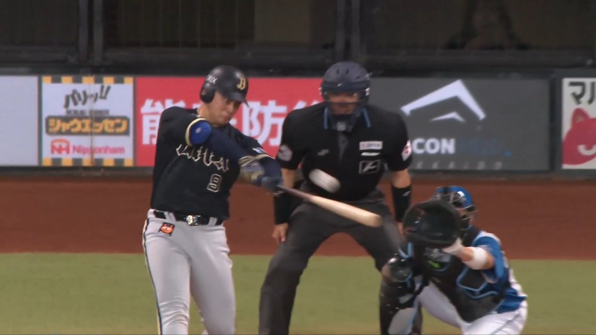 一振りで試合を振り出しに戻す!!🔥🔥 チャンスを逃さない!💪 オリックス 野口智哉 選手の今シーズン第4号3ランホームランで同点に追いつく!🌈