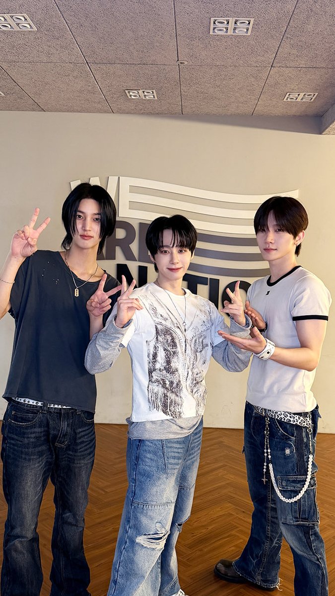 [🎥] HWAN WOONG can die on another day 👊 🔗 #TNX #티엔엑스 #은휘 #HWI #오성준 #SUNGJUN #Die_Another_Day #환웅 #HWANWOONG #ONEUS ONEUS #PNATION #피네이션