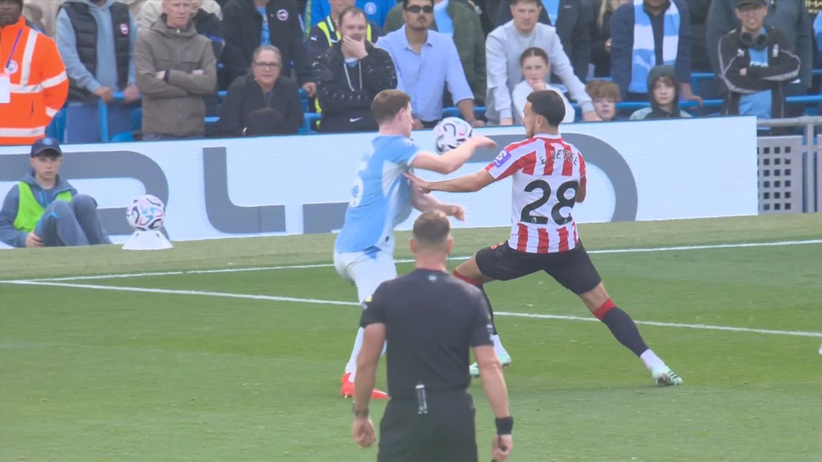 🗣️ "I don't think it was a penalty." Dermot Gallagher says VAR made the right decision to deem Manchester City’s Elliot Anderson’s handball against Sunderland accidental in their 5-3 victory.