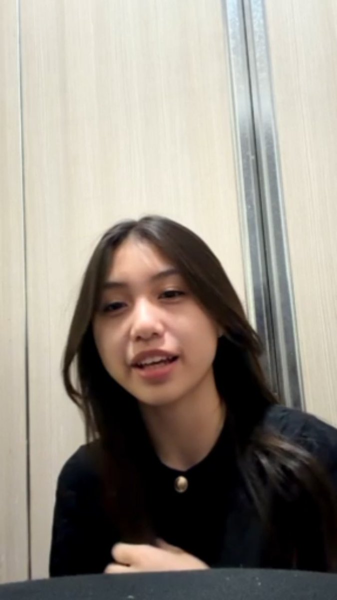 🗣️ : what if your husband is a bald man? michie : yaa gapapa.. erine : who caree, semua orang akan botak pada akhirnya michie : klo udah married kan tua bersama erine : tua bersama , stress bersama, akan botak pada akhirnya 🗣️ : dan botak bersama😭 michelle alexandra Catherina Vallencia