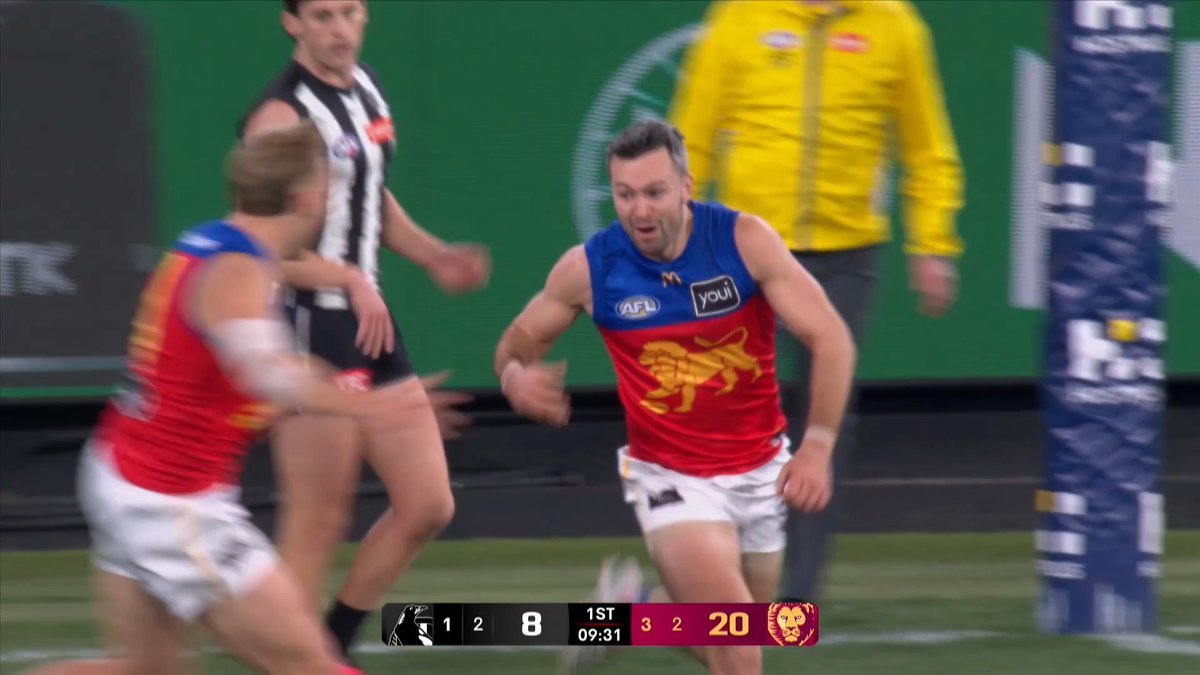 He LOVES the ball on the ground 🇮🇪 Conor McKenna has taken out the 2026 Coles Supermarkets AFL Goal of the Year.