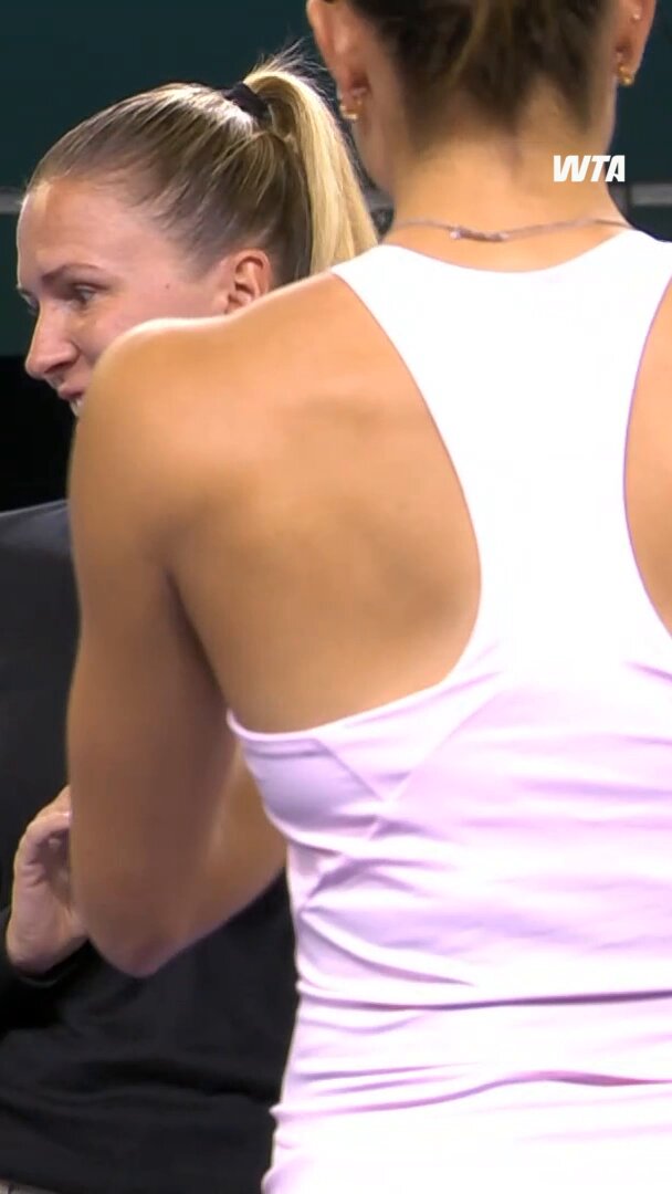 When your opponent’s nails are so good you have to check them out 💅😅 Maria Sakkari &amp; Donna Vekic had to take a look at Miyu Kato / 加藤 未唯’s nails before their doubles match in Singapore! 🫶 #SgTennisOpen