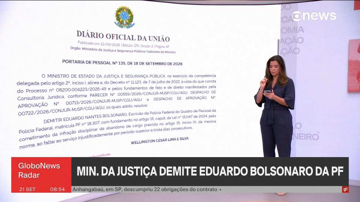 Ministério da Justiça demite Eduardo Bolsonaro de cargo na Polícia Federal. ➡️ #GloboNewsRadar - de segunda a sexta, às 8h30, na #GloboNews. Assista na TV e no Globoplay