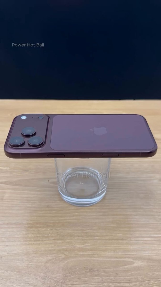 iPhone 18 की असली ताकत जब मैंने 1000°C का खौलता हुआ लाल गर्म लोहे का गोला इसके ऊपर रखा, तो मेरी सांसें थम गईं मुझे लगा ₹1.5 लाख स्वाहा लेकिन मेटल पिघला नहीं क्या एप्पल ने इस बार वाकई कोई जादुई मेटल यूज़ किया है या ये सिर्फ एक ट्रिक है? आपका क्या कहना है?