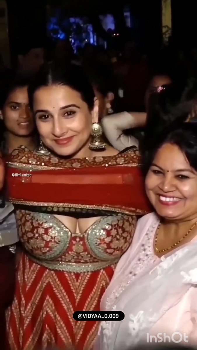 A wave of shyness suddenly caught Vidya Balan in the middle 🙈 #VidyaBalan #Jailer2