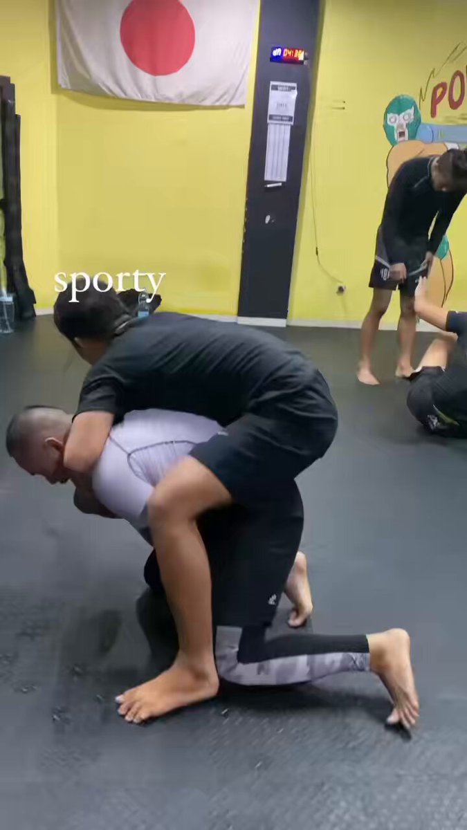 olahraga peluk2an