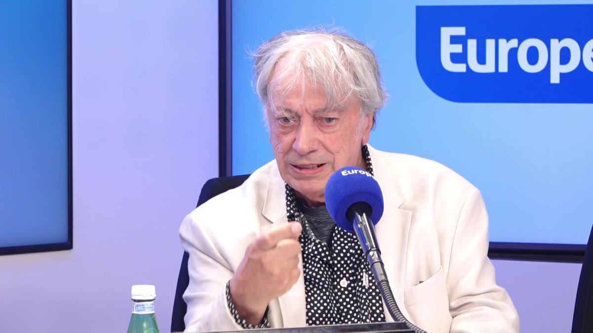 "Les femmes sentaient bon." explique Hervé Vilard dans #PascalPraudEtVous sur #Europe1 Pascal Praud