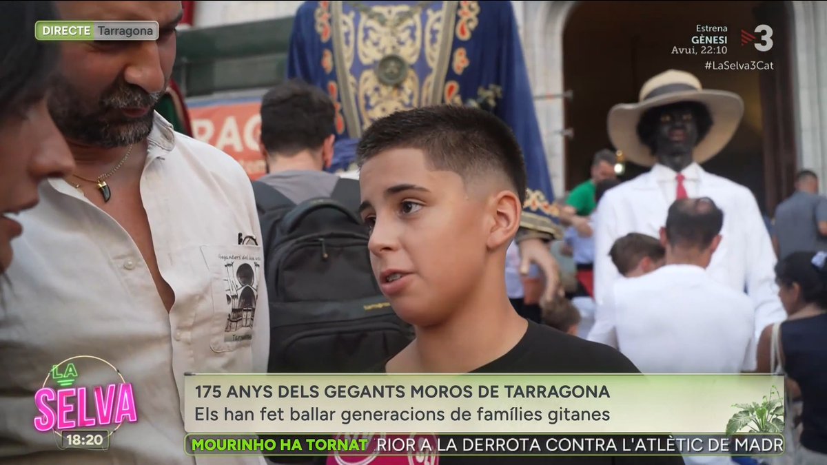 🟢 175 anys dels gegants moros de Tarragona. Júlia Torramadé des de la plaça de la Font de Tarragona, on avui arrenquen les festes de Santa Tecla. #LaSelva3Cat ▶