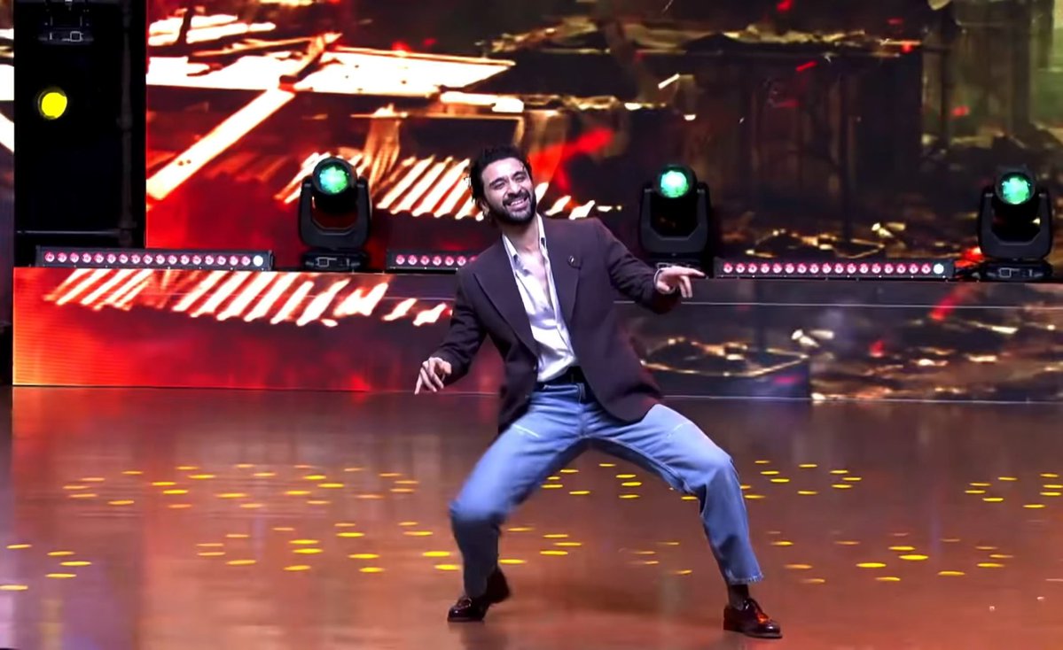 That ENERGY… That SPONTANEITY…!! 🫡🔥 One sudden dance request turned into a amazing performance by #RaghavJuyal at #TheParadise event. His MAD ENERGY left everyone stunned and surprised.
