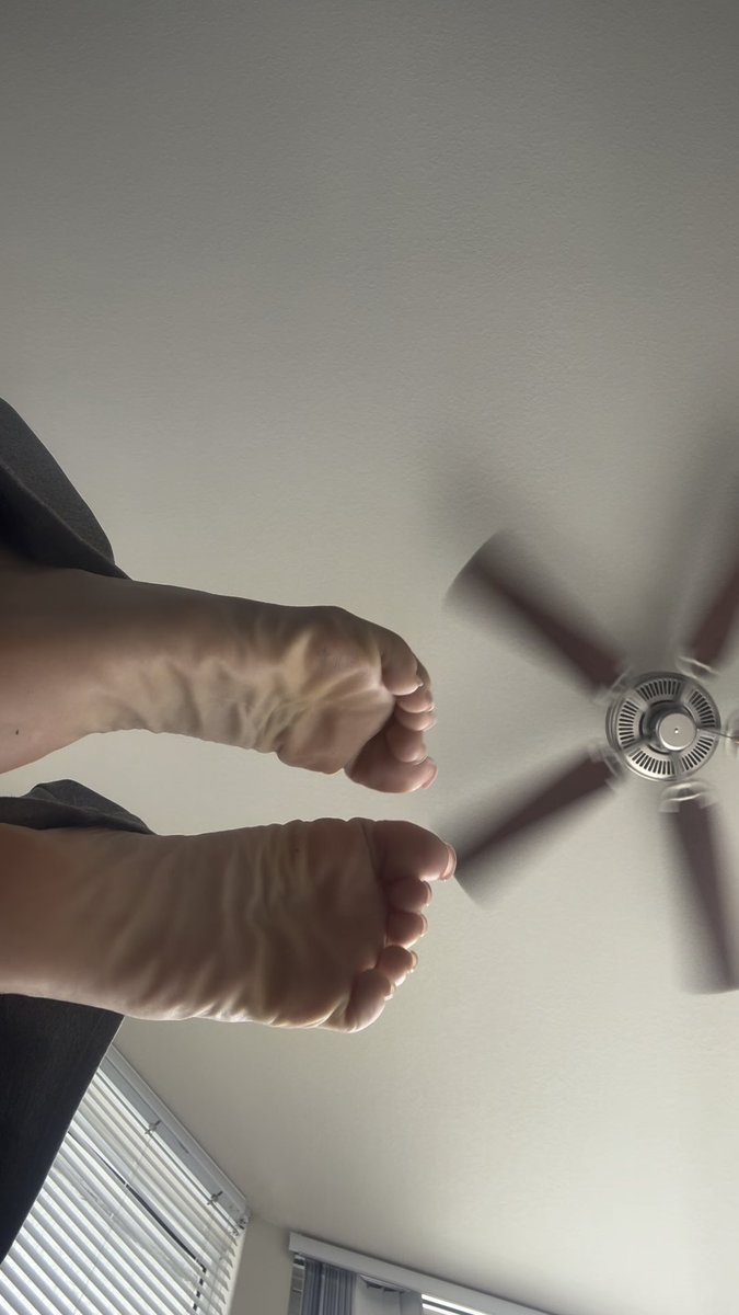 POV:of being my footstool 😏