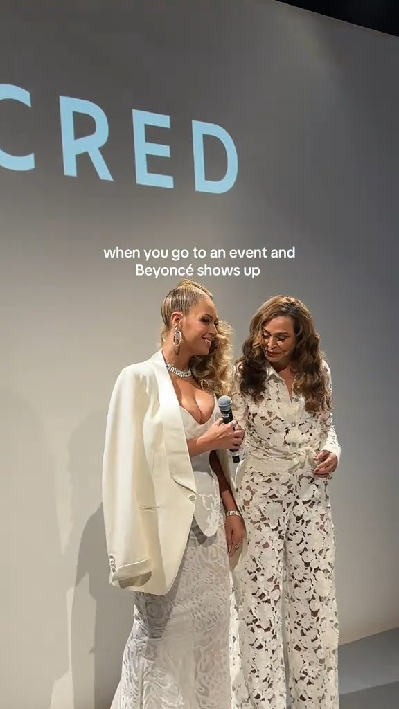 Beyoncé at the Cécred event in London. She looks so good!