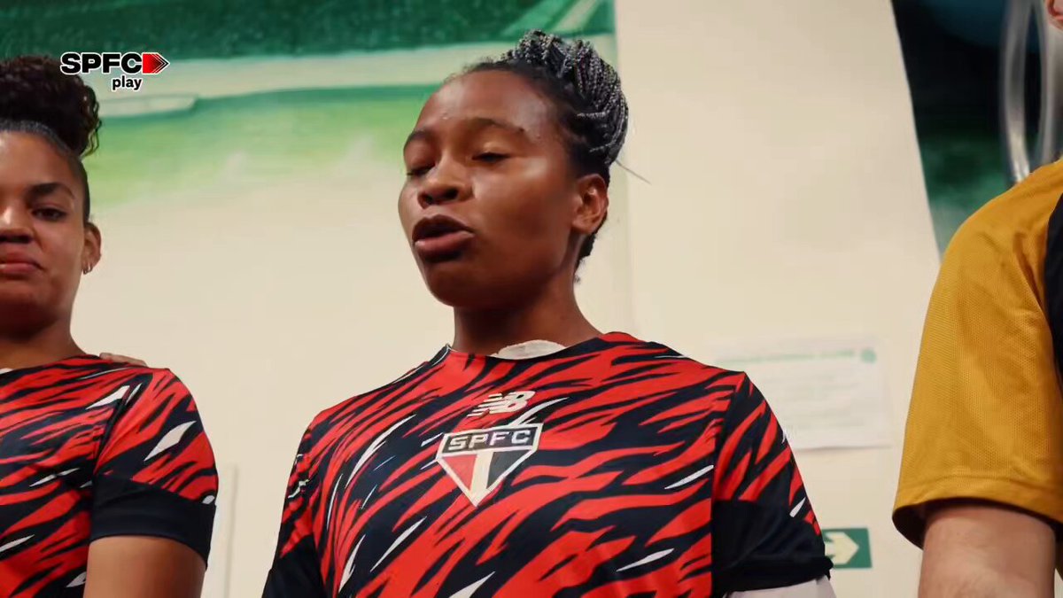 Robinha na preleção “Vamos mostrar a identidade do São Paulo. porque a identidade do São Paulo é colocar o pé na bola, é brigar, é correr. quando dá errado, a gente corre. quando dá certo, a gente corre também". 📽 SpfcPlay