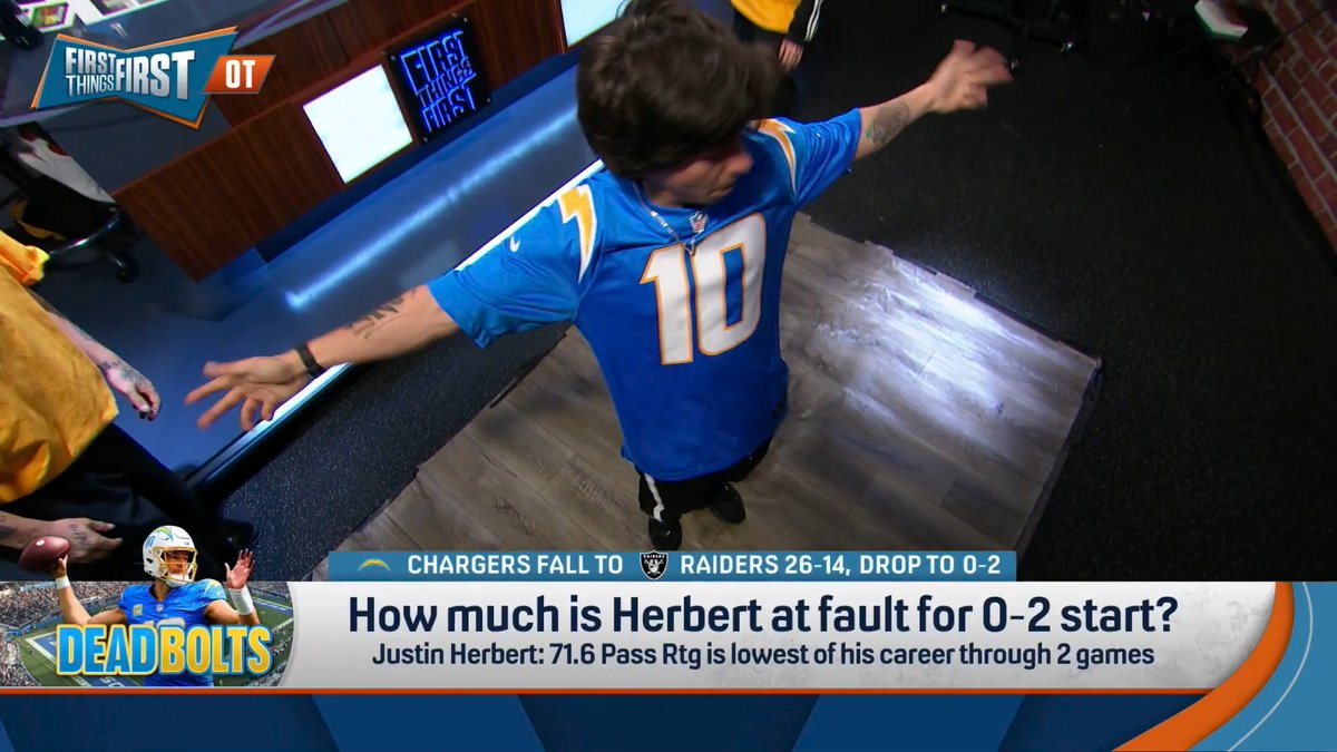 .Chris Broussard: “You guys are 0-2 and everybody’s focusing on that, but in my book, you’re 2-0. Second-straight week of being the breakdancers of the NFL. FELLAS!” 🕺 Danny Parkins: “Just when I thought my day couldn’t get any worse.”