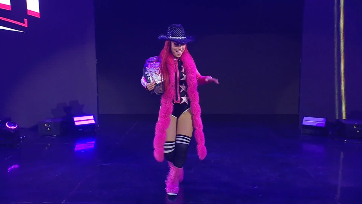 La Reina de Reinas de Lucha Libre AAA Worldwide ha llegado a Monday Night Raw ✨ LA CATALINA ✨