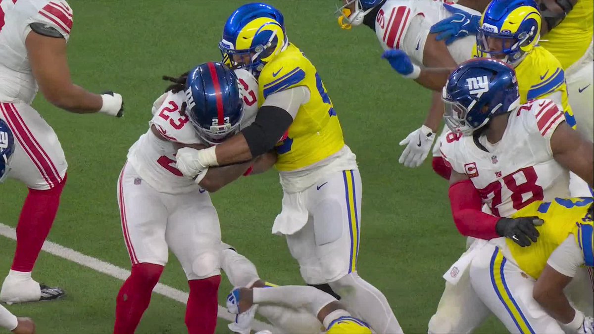 Aaron Donald making an impact in his debut 😤