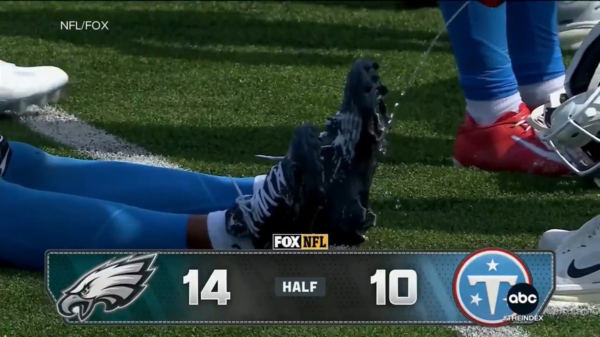 Temperatures on the turf at Sunday's Eagles-Titans game in Nashville reached 157 degrees, causing NFL players' cleats to melt. Trainers sprayed water on cleats to help cool them down. David Muir reports.