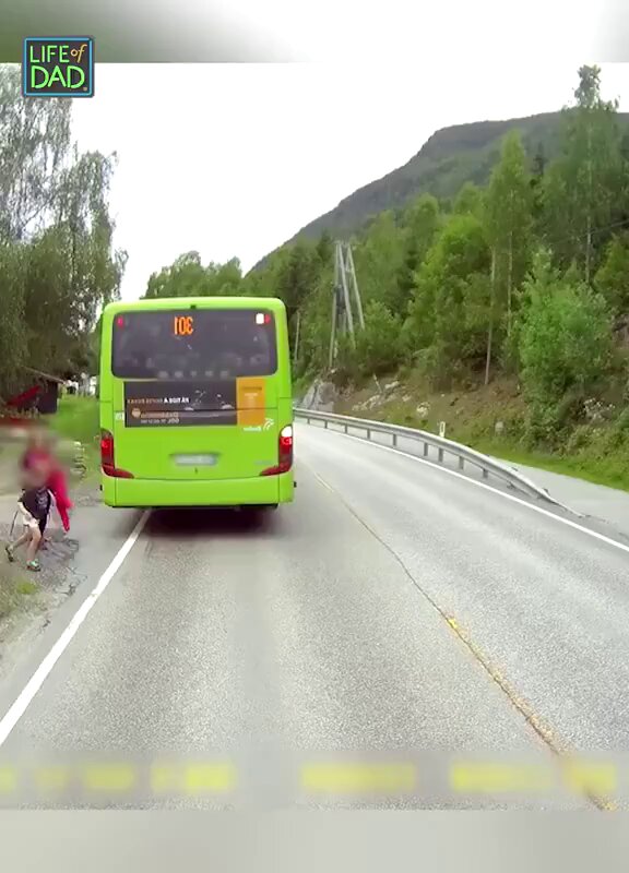 This is just a typical example of Close calls caught on camera🙏