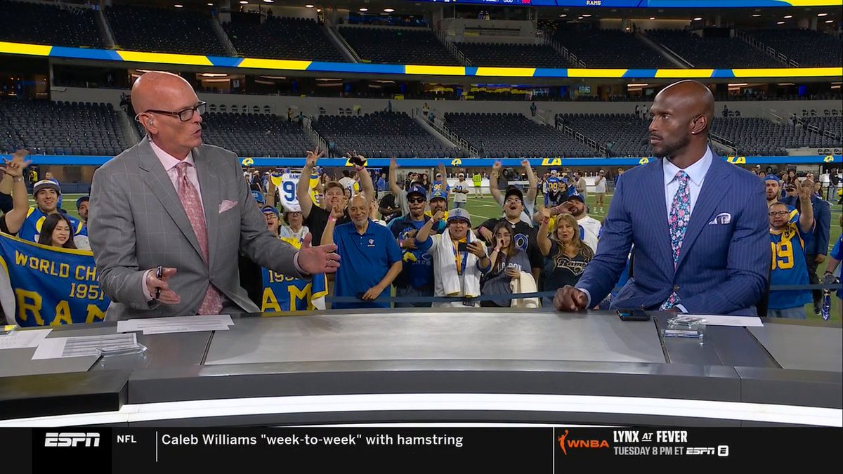 "We've seen this guy perform when he's in peak shape and when he's at his best, and I think tonight was just a glimpse of that." Jason McCourty reacts to Aaron Donald's first game back out of retirement 🏈
