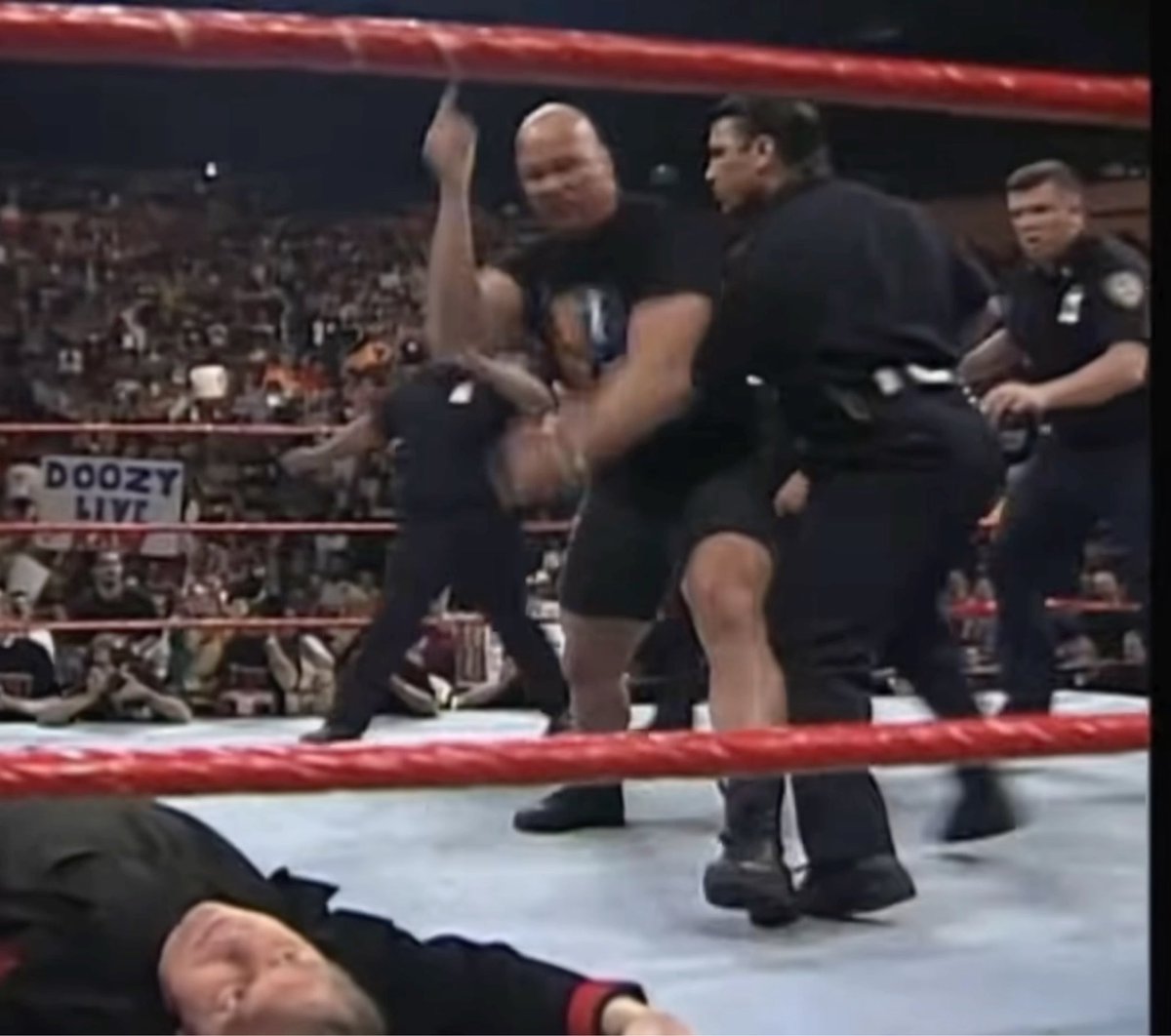 “PUT HIM IN JAIL RIGHT NOW” “AUSTIN IS GOING DIRECTLY TO JAIL” THE WAY VINCE STARTING SHAKING AFTER BEING HIT WITH THE STUNNER 😭 This moment changed the industry forever. (1997)