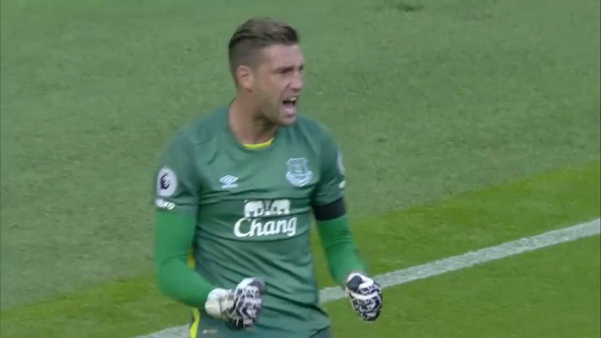 🎂 Happy Birthday to former Everton goalkeeper Maarten Stekelenburg. Here he is saving two penalties against Manchester City in October 2016 🛑🛑 #EFC