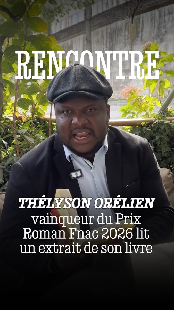 Le Prix Roman Fnac 2026 a été décerné à l’écrivain canado-haïtien pour "C’était ça ou mourir" (publié chez Grasset), phénomène d'édition et l’un des livres les plus marquants de cette rentrée. Il succède ainsi à l’auteur irlandais John Boyne, lauréat en 2025 avec "Les Éléments "(JC Lattès). Le livre nous plonge dans le périple de Jonas Dorléon qui, après l’embrasement de son quartier de Port-au-Prince, quitte sa vie à Haïti et se réfugie en République dominicaine, puis au Brésil, au Mexique, aux États-Unis, avant d’atteindre le Canada. Rencontré à l'occasion de la remise de son prix, Thélyson Orélien a pris le temps de nous lire quelques extraits de son roman, son premier. 📹 ines