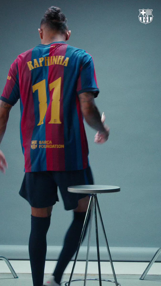 Yes, we have the 11 everyone wants. Google Pixel, the best 11 off the pitch. Made by Google 🤝